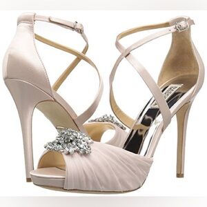 BADGLEY MISCHKA
Sadie Strappy Sandal In Light Pink Satin W9